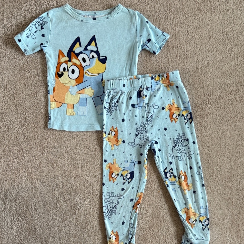 Bluey Pajamas Set -, short sleeves, 4t girl